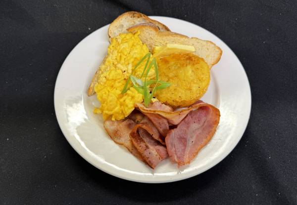 Early Bird Breakfast for Two incl. Bacon, Eggs, Hashbrown & Toast