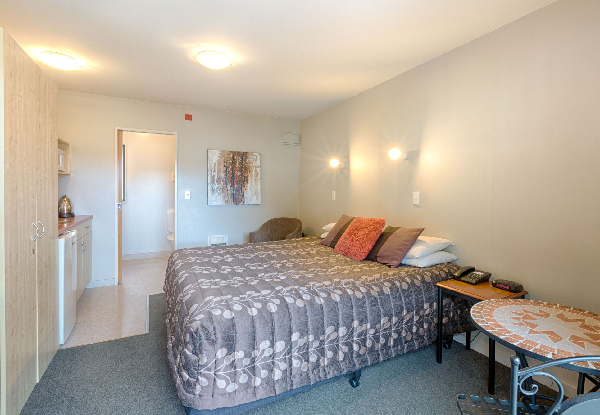 One Night Wellington Escape for Two People in a Superior Studio incl. Continental Breakfast & Late Checkout - Option for Two Nights
