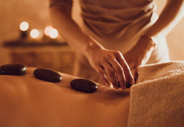 60-Minute Aromatherapy Relaxation Package incl. Custom Oil for Treatment - Option for 90-Minute Package or Hot Stone Massage