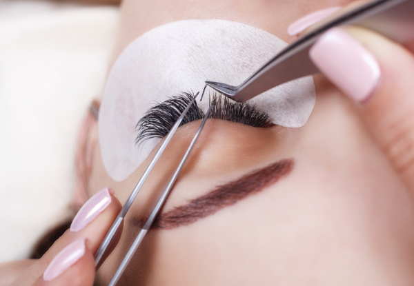 Full-Set of Classic Eyelash Extensions for One Person
