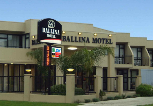One-Night in an Executive Studio for Two at the Ballina Motel Napier incl. Late Check Out & Wifi