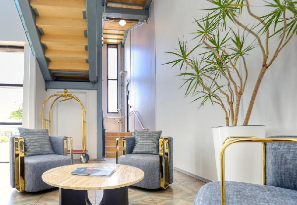 One-Night Auckland City Getaway for Two People Incl. Complimentary Upgrade to Deluxe Room, Late Check-Out & Carpark - Option for Two-Nights
