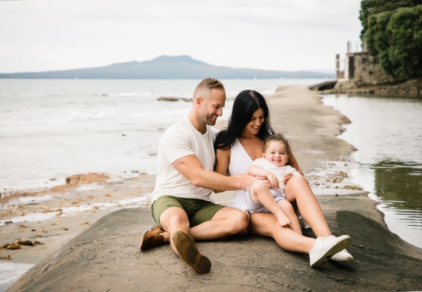 One-Hour Family Photo Shoot at Muriwai Beach or North Shore incl. High-Resolution Digital File - Options for Studio Photo Shoot