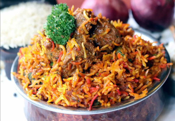 Indian Curry or Biryani Main, with Naan, Rice & Drinks for Two incl. Wine or Beer - Options for up to Eight People