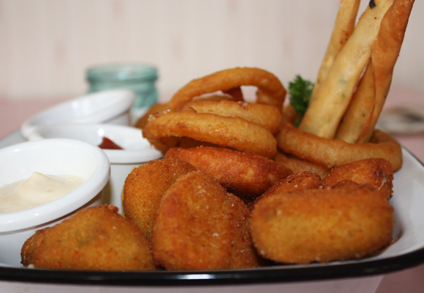 Clive Beer Platter & Four Drinks