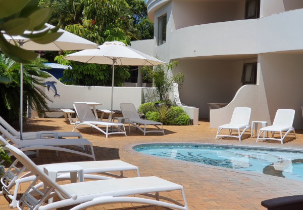 Relaxing Weekend Escape for Two in Whangamata incl. Private Hot Tub, Continental Breakfast & 11am Late Check-Out - Options for Two or Three Nights