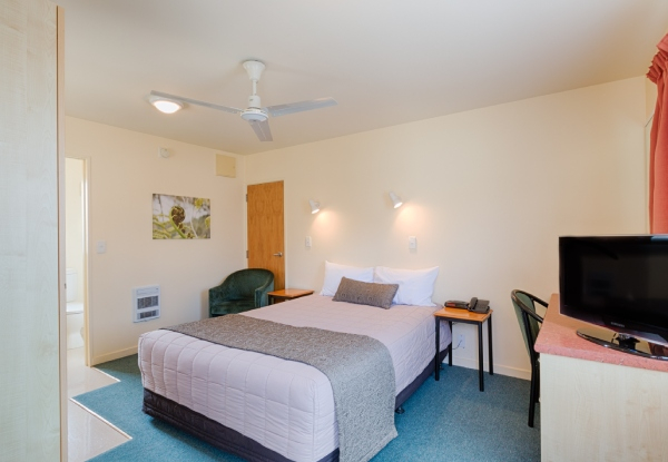 One-Night Stay for Two People in a Superior Studio in Palmerston North incl. Continental Breakfast  - Option for Two Nights