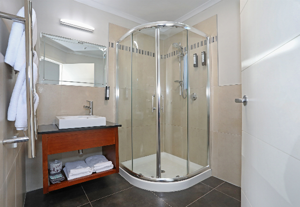 One-Night Stay in Palmerston North for Two People in a Studio Room with Spa incl. Chocolates, Continental or Cooked Breakfast, & Late Check-Out - Option for Two Nights