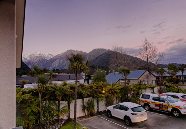One Night Stay for Two People at Franz Josef  Bella Vista incl. Continental Breakfast, Cycle Hire & Late Checkout - Option for Two Nights