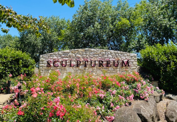 Admission & Animal Encounter Experience for One Person incl. Entry to Sculptureum Galleries & Gardens