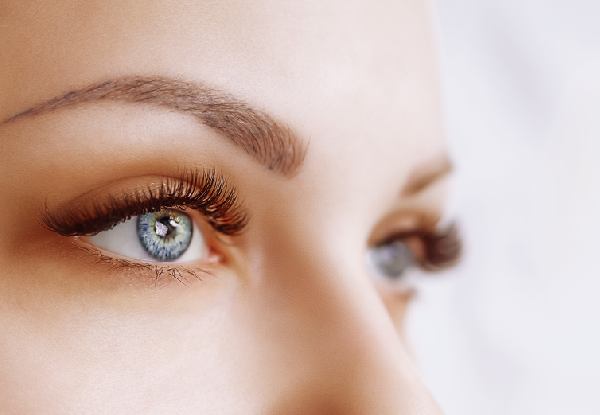 60-Minute Facial with Lash & Brow Tint incl. Tidy