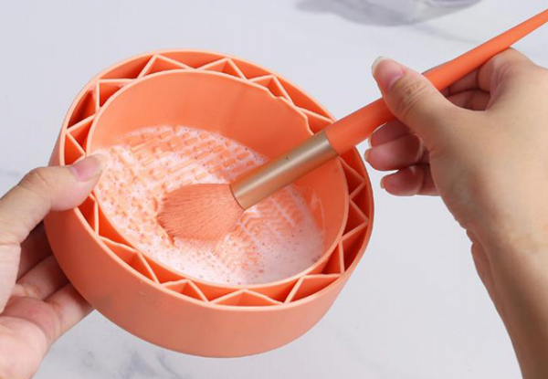 Two-in-One Makeup Brush Cleaning & Drying Bowl - Available in Two Colours & Option for Two