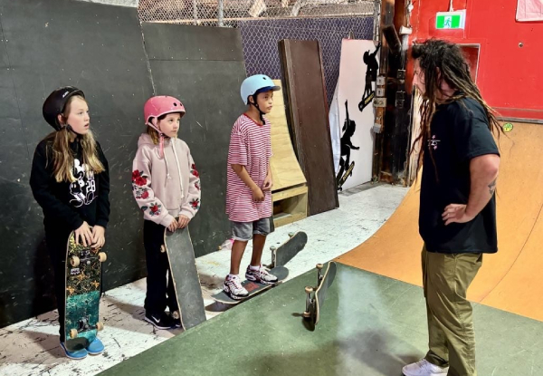 Beginner Skateboarding Lesson incl. Helmet & Skateboard - Option for All Day Entry Pass to Sonsk8 Indoor Skatepark