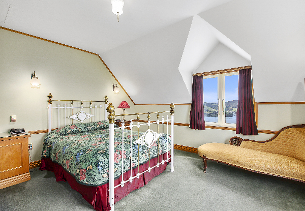 One-Night Bed & Breakfast for Two People incl. Castle Entry, Complimentary AV Tour & Late Check-Out - Option for Two-Nights & to incl. Pre-Dinner Drink & Dinner for One Night