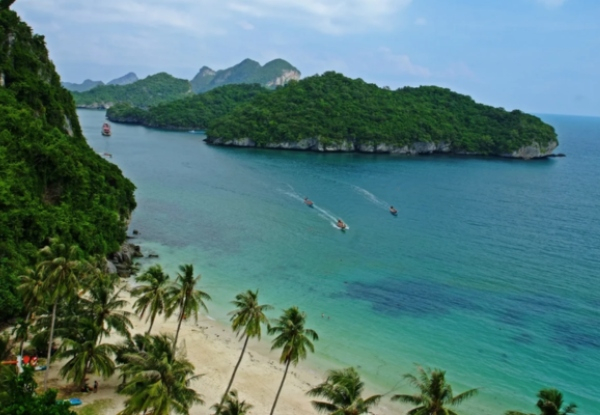 Cruise the Gems of Southeast Asia - Per Person Twin-Share Nine-Night Cruise Onboard Royal Princess Singapore Return incl. Return Flights & Two Nights in Singapore, Princess Plus Beverage Package, WiFi & More - Options for Inside, Outside or Balcony Cabin