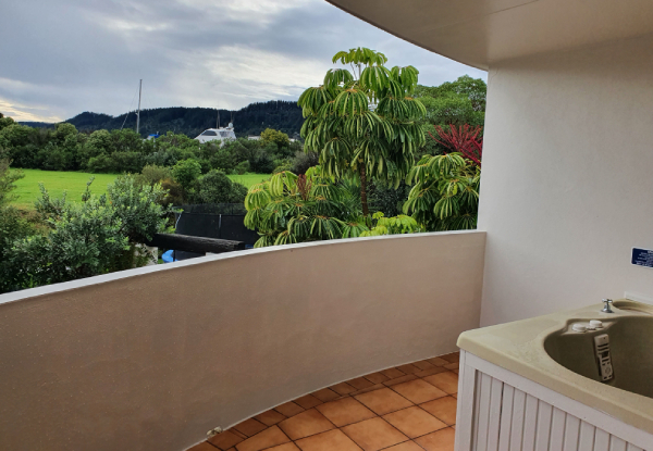 Relaxing Weekend Escape for Two in Whangamata incl. Private Hot Tub, Continental Breakfast & 11am Late Check-Out - Options for Two or Three Nights