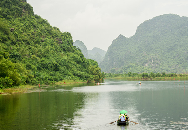 Per-Person, Twin/Triple-Share 10-Day Vietnam Adventure Tour incl. Accommodation, Domestic Transport, Entrance Fees, Meals & More - Option Solo Traveller