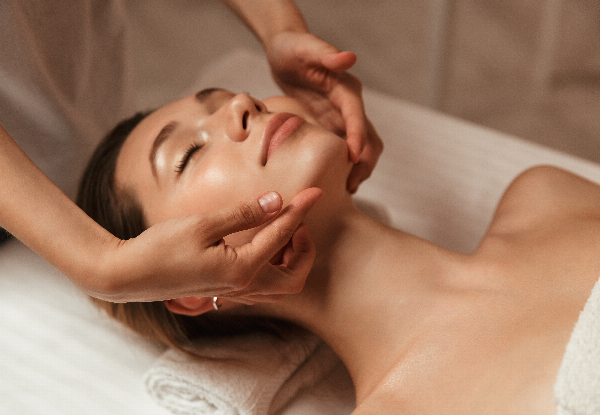 60-Min Massage & Facial Package incl. Customised Facial, Skin Cleanse & Back Massage with Essential Oils - Option to add Back Scrub & Mask or Detailed Consultation & Well-being Analysis