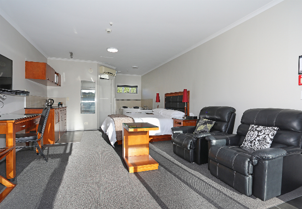 One-Night Stay in Palmerston North for Two People in a Studio Room with Spa incl. Chocolates, Continental or Cooked Breakfast, & Late Check-Out - Option for Two Nights