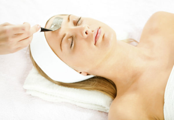 Luxury 60-Minute Spa Facial incl. Foot or Scalp Massage