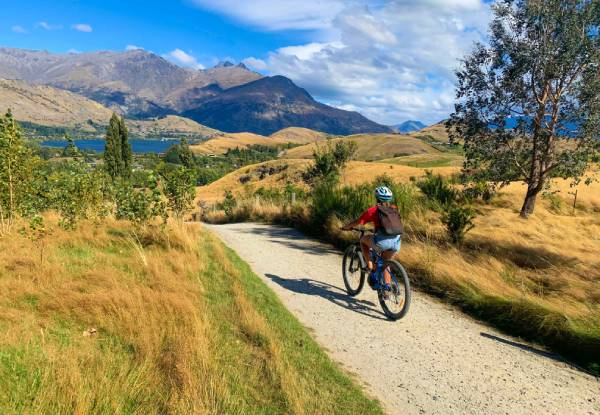 Arrowtown to Gibbston Wineries on Bikes incl. Pick-Up from Queenstown, Scenic Drive to Arrowtown, Discounted Bungy & Two for One Coffee – Option to Upgrade to E-Bikes
