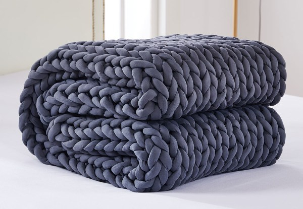 DreamZ Chunky Knitted Throw Blanket - Available in Two Colours & Three Sizes