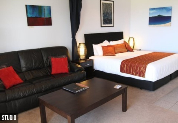 Four-Star, One-Night Whitianga Getaway in a Studio Room for Two People incl. Late Checkout & Daily Cooked Breakfast at Espy Cafe - Options for One Night in a One Bedroom Apartment