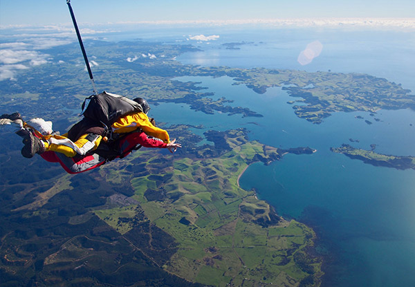 9000ft Tandem Skydive Package Overlooking the Bay of Islands incl. a Voucher Towards a Photo & Video Gold Package - Options for up to 18,000ft - Valid Saturday & Sunday Only