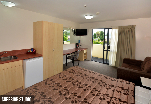 One Night Mosgiel Getaway for Two People in a Superior Studio incl. Continental Breakfast, Complimentary Parking & WiFi - Options for Two Nights & Four People in a One-Bedroom Unit