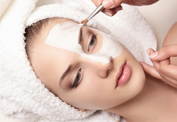 30-Minute Facial Package incl. Hair Shampoo, Condition & Blow Dry