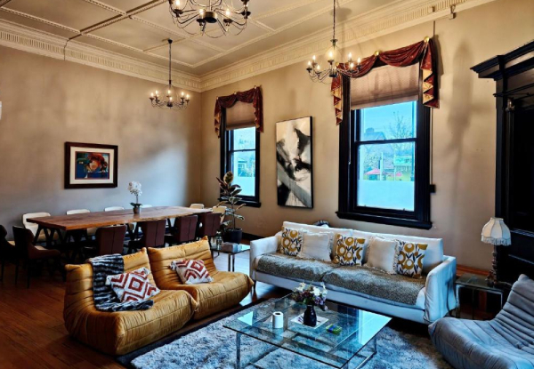 One-Night Lawrence Otago Stay for Two or up to Six Guests incl. Continental Breakfast at The Historical Bank House