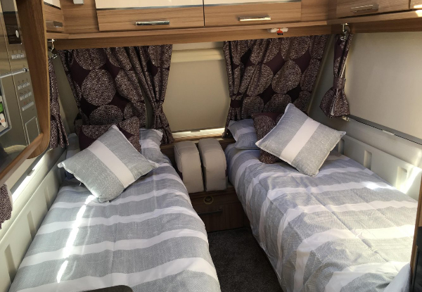 Four-Night Two-Berth Caravan Hire for Two People incl. Cleaning & Linen