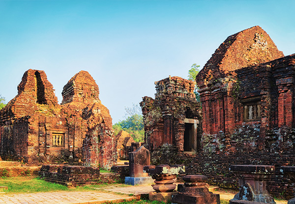 Per-Person, Twin-Share 15-Day North-South Vietnam Tour incl. Meals, Cruise, Transfers & Domestic Flights