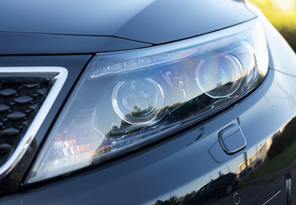 Headlight Restoration with UV Coating incl. Three-Year Warranty