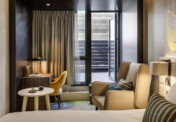 One-Night Auckland CBD Stay for Two at Mercure Hotel Queen Street incl. Early Check-In, Late Checkout & Bottle of Bubbles - Option for Two or Three Nights & Midweek or Weekend Stays