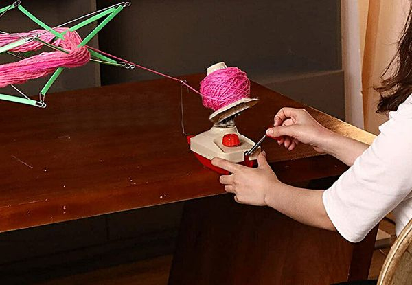 Hand-Operated Needlecraft Yarn Ball Winder