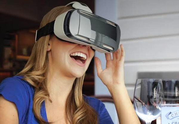 360 Degree Virtual Dining Experience for Two People incl. a Main Meal & Drink Each - Option for Four People