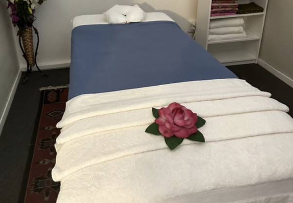 60-Minute Traditional Thai Massage in the North Shore - Option for Deep Tissue Massage or Aromatherapy Massage with Hot Stone & 90-Minute Massage or Couples Massage incl. Return Voucher