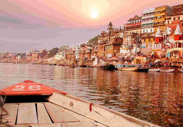 15-Day Glimpse of India Tour incl. Three- Star Accommodation, Transport, English Speaking Guide, Sightseeing, City Tours, Transport, Boat Ride & Camel Ride - Options for Four-Star Accommodation