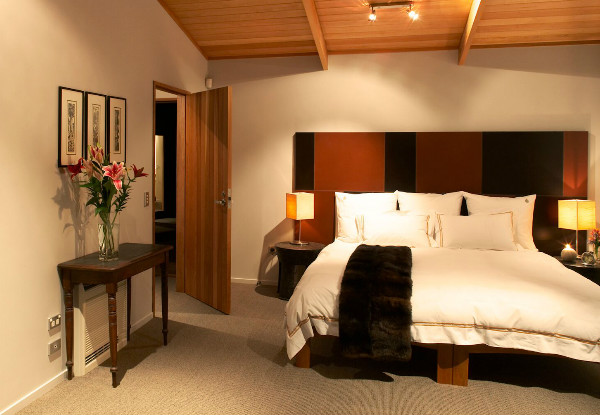 Luxury Tongariro Riverside Lodge Getaway in The Major’s Room for Two incl. Late Checkout & Breakfast for Two