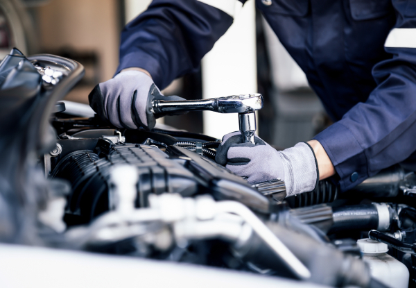 Full Comprehensive Service incl. Oil & Filter Change & 20 Point Checks For Cars - Options for Small & Medium Cars or European, SUV & 4 Wheel Drive Cars