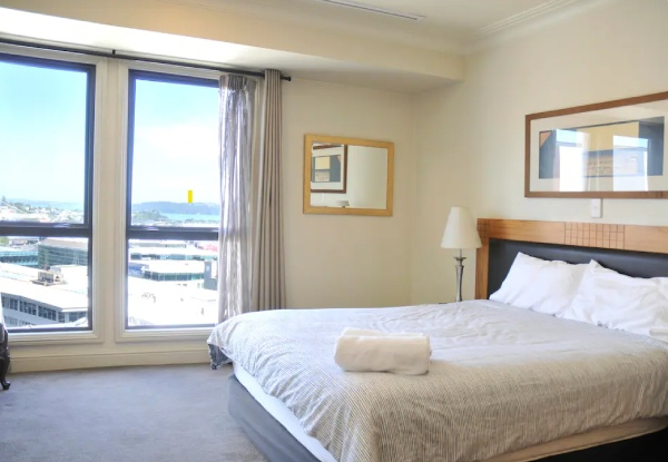 One-Night Auckland Escape for Two People in a Private Standard Apartment incl. Box of Fruit, Early Check-In & Late Checkout - Option for Two Nights or Executive Apartment with Balcony - Valid Monday to Thursday Only