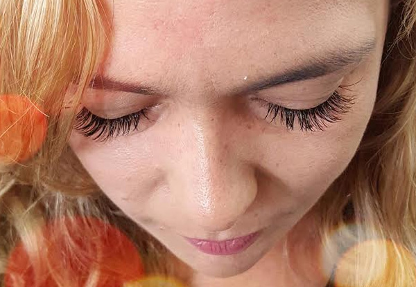 $45 for a Full Set of Eyelash Extensions (value up to $90)