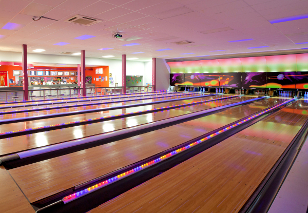 One-Night Stay for Two People in a Standard Room incl. Late Checkout, Continental Breakfast & 1 x Game of Bowling for Two - Option for Two Nights, & Triple or Family Room