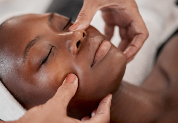 90-Minute Soothing Pamper Package incl. 40-Minute Full Body Oil Massage & 50-Minute Facial