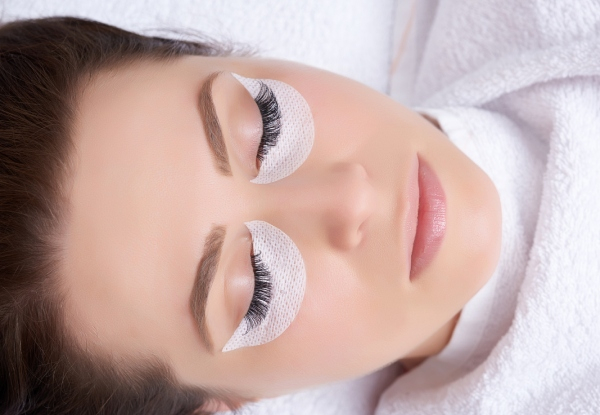 Classic Eyelash Extensions Package incl. Brow Shape & Tint - Option for Russian Volume Extensions