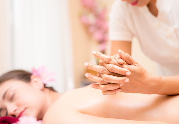 30-Minute Thai Massage & Manicure incl. a $10 Voucher