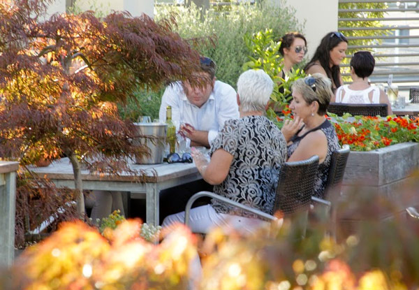 One-Dozen Hot Wings or 1kg Bowl of Mussels & Bucket of Beers