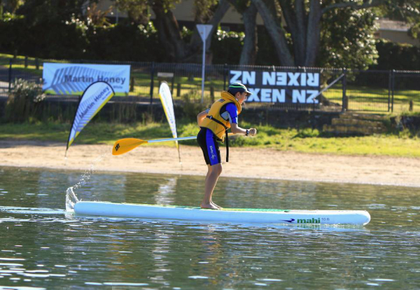 60-Minute Stand Up Paddleboarding for Two People incl. Gear Hire