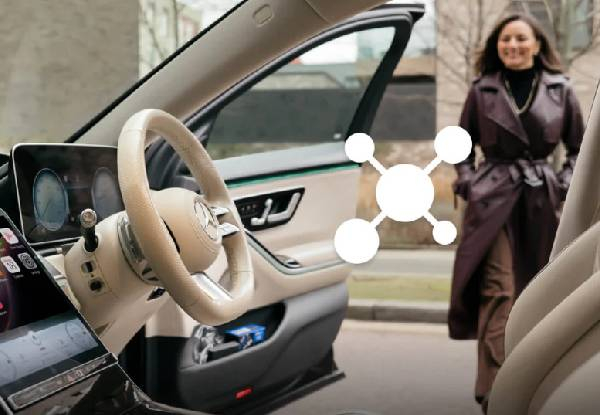 Ottocast Mini Pico Wireless Auto Adapter Compatible with CarPlay & Android